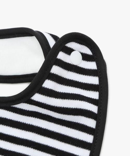 agnes b.（アニエスベー）の「ベビー "b."ロゴ 刺繍 細ボーダー コットン スタイ（スタイ/よだれかけ・キッズ・ブラック・FREE）」の3枚目の写真