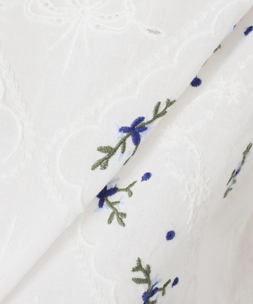 U by SPICK&SPAN(ユーバイスピックアンドスパン)の「フレアシシュウキャミブラウス(シャツ/ブラウス・レディース・ホワイト・FREE)」の2枚目の写真