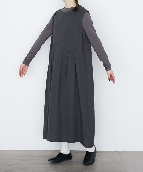 オローネ(オローネ)の「マイアンダーカットソー(Tシャツ/カットソー・レディース・チャコールグレー/オフホワイト/オリーブ・FREE)」の4枚目の写真