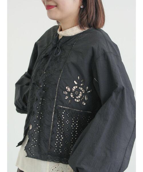 Samansa Mos2（サマンサ モスモス）の「レースパッチワークブラウス（シャツ/ブラウス・レディース・オフホワイト/キナリ/ブラック・F）」の5枚目の写真