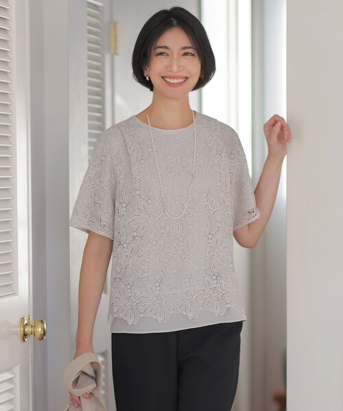 J.PRESS(ジェイプレス)の「レースコンビジャージー カットソー(Tシャツ/カットソー・レディース・ホワイト系/ライトグレー系・T13)」の2枚目の写真