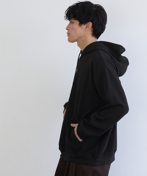 coca(coca)(コカ)の「エンボスワイドプルパーカー(パーカー・メンズ・カーキ/チャコール/ブラック/ライトグレー・XL/M/L)」の6枚目の写真
