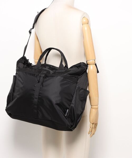 CAMP7（キャンプセブン）の「【CAMP7】2WAYリップストップナイロントートバッグ (軽量 / 耐久性 / ショルダー / デイリーユース)（トートバッグ・メンズ・ブラック/ダークグレー・ONE SIZE）」の4枚目の写真