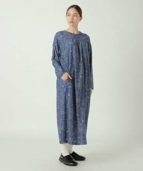 ZUCCa(ズッカ)の「FLORAL SCARF PRINT JERSEY / S(ワンピース・レディース・ブルー/グレー・M size)」の1枚目の写真