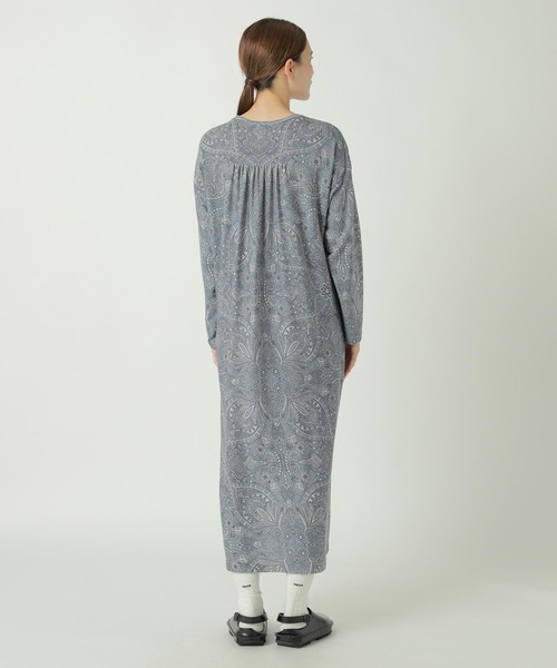 ZUCCa(ズッカ)の「FLORAL SCARF PRINT JERSEY / S(ワンピース・レディース・ブルー/グレー・M size)」の4枚目の写真