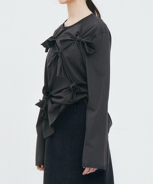 LE CIEL BLEU（ルシェルブルー）の「ボウディテールLS Tシャツ / Bow Detail LS T-Shirt（Tシャツ/カットソー・レディース・チャコールグレー/オフホワイト/ブラック・38/36）」の5枚目の写真