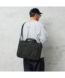 WAIPER.inc（ワイパーインク）の「米軍放出 Targus社製 16インチ PC用 ラップトップケース RED（ショルダーバッグ）」