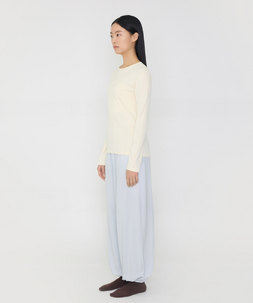 DEVIWEAR（デヴィウェア）の「[DO] ソフトラウンドネックTシャツ DEVI-DO1002-クリーム（Tシャツ/カットソー・レディース・クリーム・SMALL/MEDIUM/LARGE）」の4枚目の写真