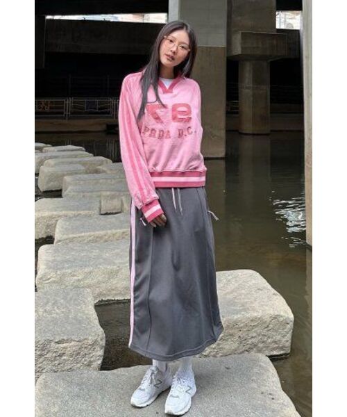 PRENDA（プレンダ）の「PRENDA LOGO TAPE APPLIQUE SWEATSHIRTS DEELA PINK（スウェット・レディース・その他・MEDIUM）」の4枚目の写真