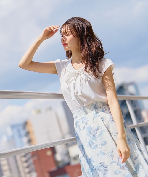 MISCH MASCH(ミッシュマッシュ)の「2026春夏新作 レーストリムセーラーカラーブラウス(シャツ/ブラウス・レディース・ホワイト/ブラック/ブルー・フリ-)」の22枚目の写真