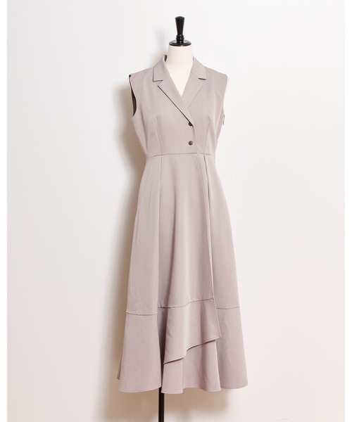 NOELA（ノエラ）の「テーラーカラーノースリワンピース（ワンピース・レディース・ベージュ/モカ・S/M）」の2枚目の写真