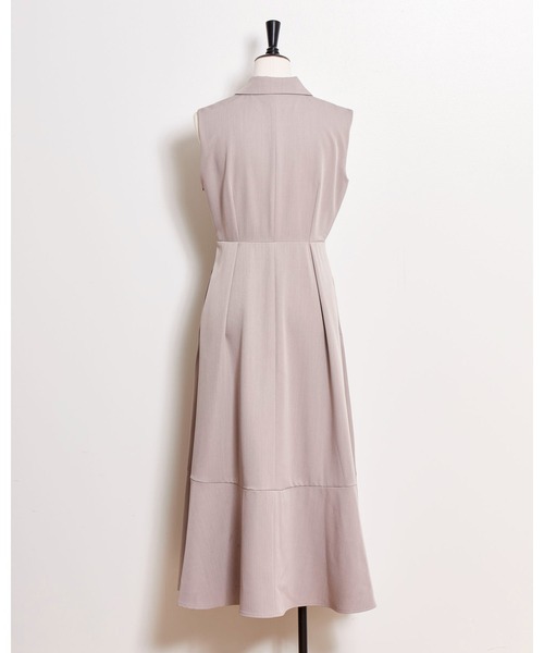 NOELA（ノエラ）の「テーラーカラーノースリワンピース（ワンピース・レディース・ベージュ/モカ・S/M）」の4枚目の写真