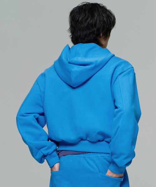 ERA(エラ)の「UNISEX ERA OVERSIZED HOODED ZIP-UP - CAPRI BLUE(パーカー・レディース・ライトブルー・LARGE/MEDIUM/SMALL)」の10枚目の写真