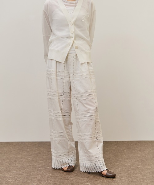 ADAM ET ROPE'（アダムエロペ）の「【一部WEB限定カラー】エンブロイダリーイージーパンツ（その他パンツ・レディース・ホワイト/ダークブラウン/ブラック・36/38）」の17枚目の写真