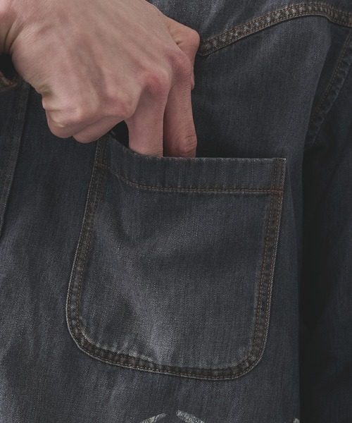 KHOKI（コッキ）の「【KHOKI/コッキ】Hand-Embroidered Denim Shirt（シャツ/ブラウス・メンズ・ブラック/インディゴブルー・2）」の17枚目の写真