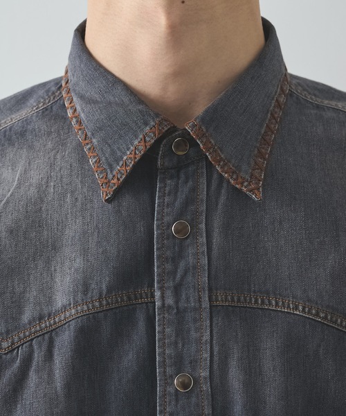 KHOKI（コッキ）の「【KHOKI/コッキ】Hand-Embroidered Denim Shirt（シャツ/ブラウス・メンズ・ブラック/インディゴブルー・2）」の18枚目の写真