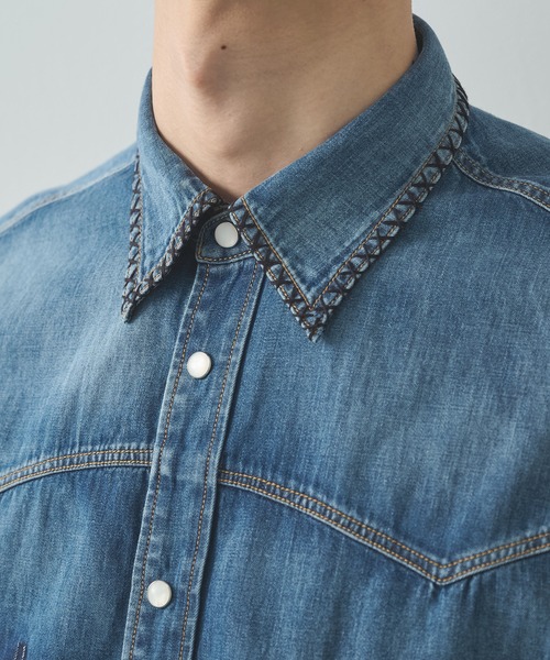 KHOKI（コッキ）の「【KHOKI/コッキ】Hand-Embroidered Denim Shirt（シャツ/ブラウス・メンズ・ブラック/インディゴブルー・2）」の11枚目の写真