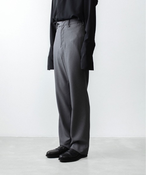 ato(アトウ)の「RECYCLE POLYESTER STRAIGHT PANTS(その他パンツ・メンズ・トップグレー/ブラック/ベージュ・44/46/48)」の8枚目の写真