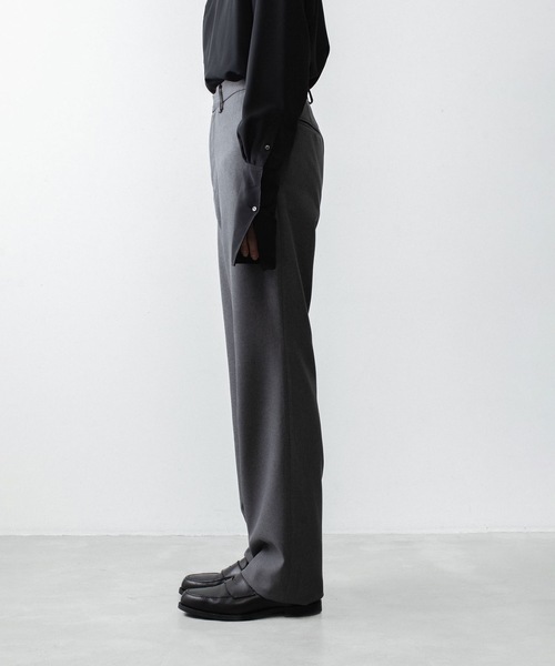 ato(アトウ)の「RECYCLE POLYESTER STRAIGHT PANTS(その他パンツ・メンズ・トップグレー/ブラック/ベージュ・44/46/48)」の9枚目の写真