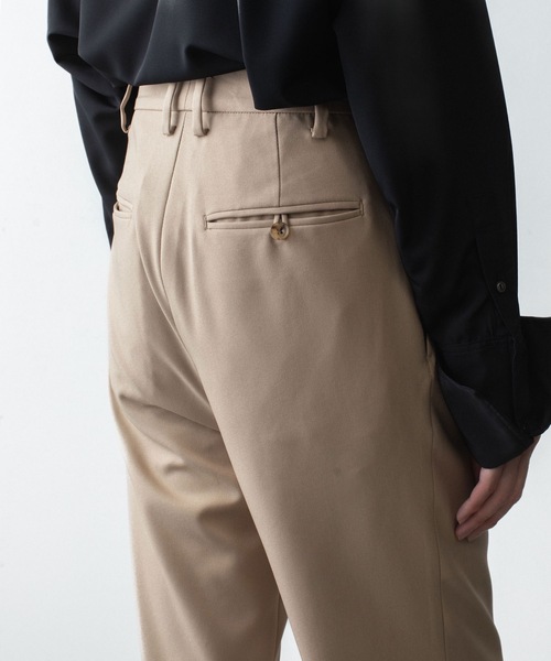 ato(アトウ)の「RECYCLE POLYESTER STRAIGHT PANTS(その他パンツ・メンズ・トップグレー/ブラック/ベージュ・44/46/48)」の19枚目の写真