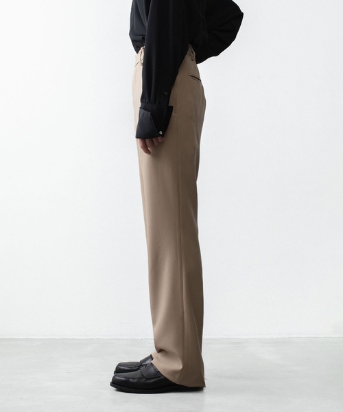 ato(アトウ)の「RECYCLE POLYESTER STRAIGHT PANTS(その他パンツ・メンズ・トップグレー/ブラック/ベージュ・44/46/48)」の16枚目の写真