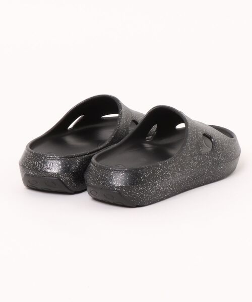 PUMA(プーマ)の「《PUMA》プーマ フラッター スライドGLITTER(サンダル・レディース・ブラック/グレー・25.0cm/24.0cm/23.0cm/22.0cm)」の3枚目の写真