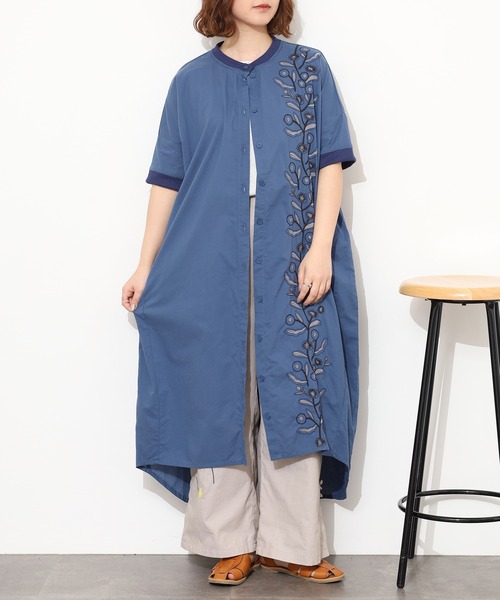 Emago(イマゴ)の「EMAGO 縦花刺繍コクーンワンピース 半端袖(シャツワンピース・レディース・ネイビー/ホワイト/ピンク・FREE)」の2枚目の写真