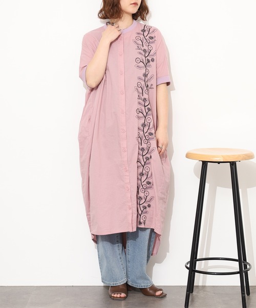 Emago(イマゴ)の「EMAGO 縦花刺繍コクーンワンピース 半端袖(シャツワンピース・レディース・ネイビー/ホワイト/ピンク・FREE)」の3枚目の写真