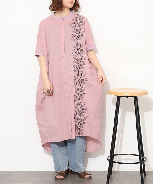 Emago(イマゴ)の「EMAGO 縦花刺繍コクーンワンピース 半端袖(シャツワンピース・レディース・ネイビー/ホワイト/ピンク・FREE)」の14枚目の写真