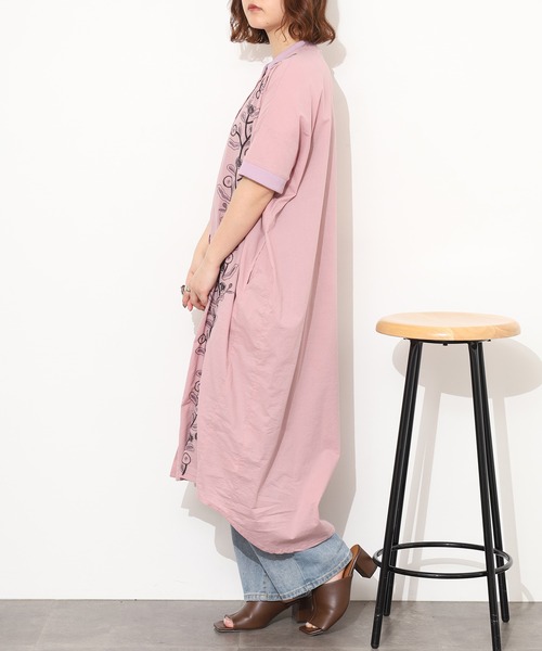 Emago(イマゴ)の「EMAGO 縦花刺繍コクーンワンピース 半端袖(シャツワンピース・レディース・ネイビー/ホワイト/ピンク・FREE)」の16枚目の写真