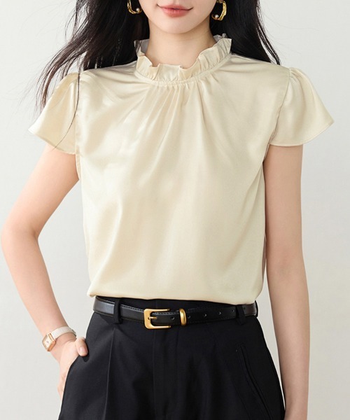 ReRe(リリ)の「フリルネックデザインブラウス(シャツ/ブラウス・レディース・ベージュ・SMALL/MEDIUM/LARGE/X-LARGE)」の4枚目の写真