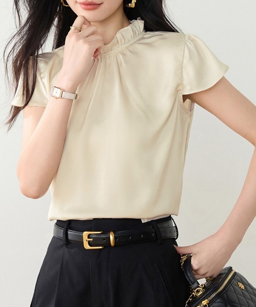 ReRe(リリ)の「フリルネックデザインブラウス(シャツ/ブラウス・レディース・ベージュ・SMALL/MEDIUM/LARGE/X-LARGE)」の5枚目の写真