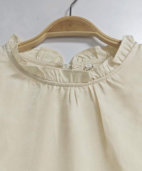 ReRe(リリ)の「フリルネックデザインブラウス(シャツ/ブラウス・レディース・ベージュ・SMALL/MEDIUM/LARGE/X-LARGE)」の10枚目の写真