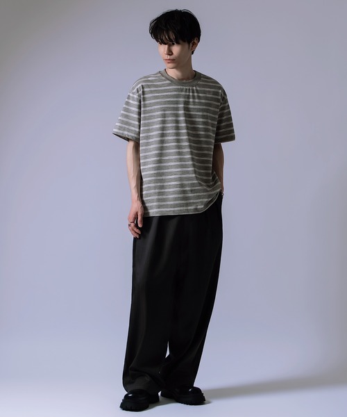 Crownor(クラウノアー)の「ラグランスリーブ バイカラー 半袖 Tシャツ(ニット/セーター・メンズ・ベージュ/ブラック・LARGE/MEDIUM)」の12枚目の写真
