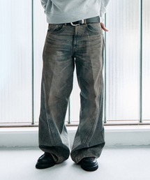 NVRFRGT（ネヴァーフォーゲット）の「3D TWISTED WIDE LEG JEANS（デニムパンツ）」