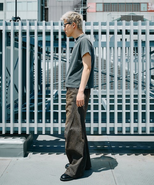 NVRFRGT(ネヴァーフォーゲット)の「3D TWISTED WIDE LEG JEANS(デニムパンツ・メンズ・インディゴブルー/ブラック・3/2/1)」の10枚目の写真