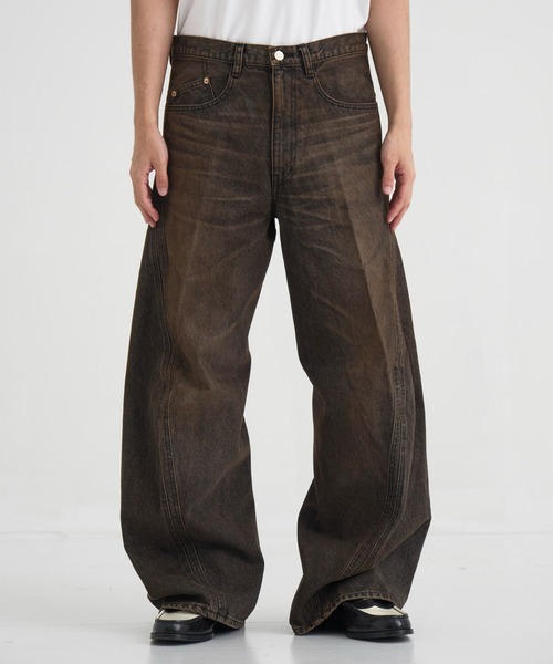 NVRFRGT(ネヴァーフォーゲット)の「3D TWISTED WIDE LEG JEANS(デニムパンツ・メンズ・インディゴブルー/ブラック・3/2/1)」の17枚目の写真