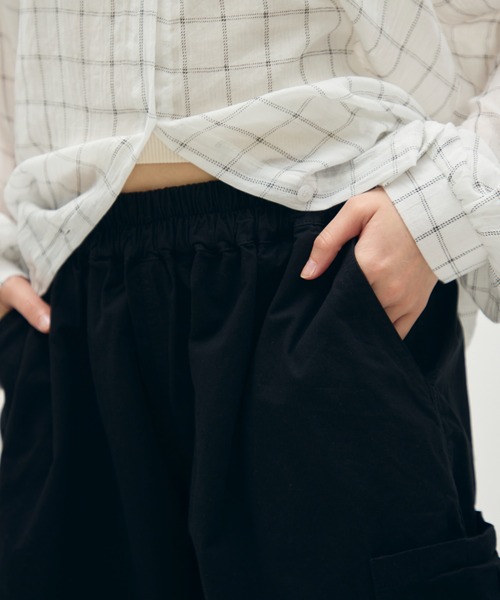 full/fill.(フルフィル)の「side pocket half pants / サイドポケットハーフパンツ(その他パンツ・レディース・アイボリー/ブラック・FREE)」の7枚目の写真