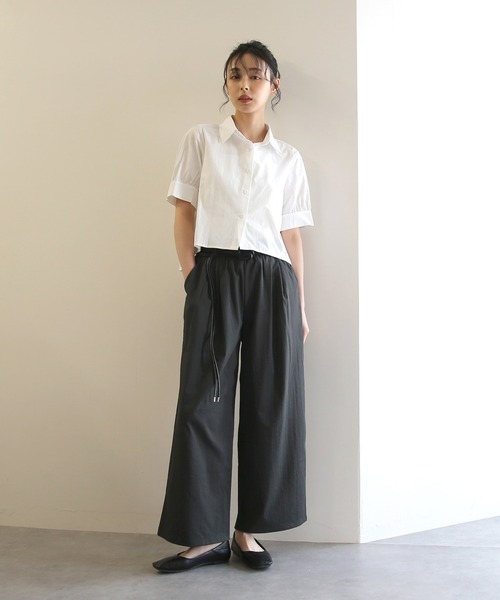 No one knows（ノーワンノーズ）の「ZOZO限定 後ろタックショートシャツ（シャツ/ブラウス・レディース・ホワイト/ブラック・FREE）」の4枚目の写真