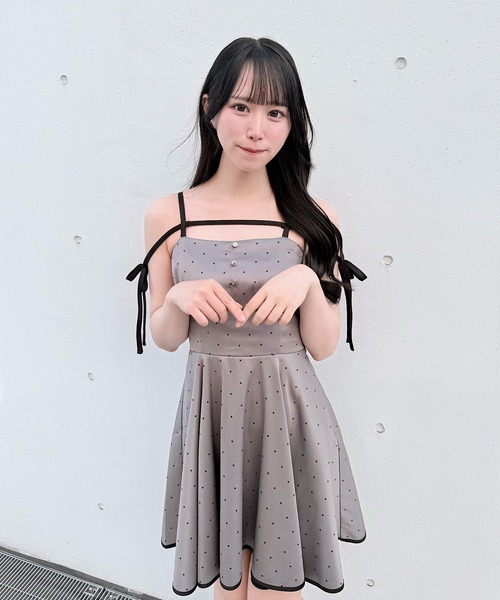 NOMAE(ノーマエ)の「アームリボンワンピース(ワンピース・レディース・ベージュ/グレー/ブラウン/ダークブルー・FREE)」の1枚目の写真