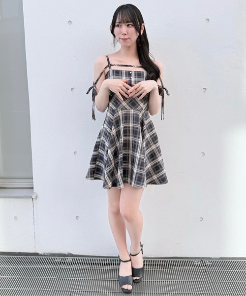 NOMAE(ノーマエ)の「アームリボンワンピース(ワンピース・レディース・ベージュ/グレー/ブラウン/ダークブルー・FREE)」の6枚目の写真