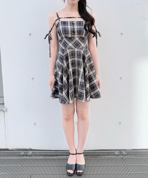 NOMAE(ノーマエ)の「アームリボンワンピース(ワンピース・レディース・ベージュ/グレー/ブラウン/ダークブルー・FREE)」の9枚目の写真