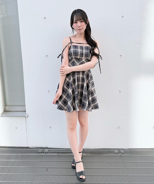 NOMAE(ノーマエ)の「アームリボンワンピース(ワンピース・レディース・ベージュ/グレー/ブラウン/ダークブルー・FREE)」の7枚目の写真