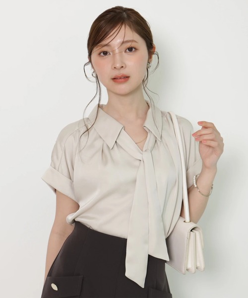 Apuweiser-riche(アプワイザーリッシェ)の「フロントチェーンブラウス(シャツ/ブラウス・レディース・ベージュ系その他/ネイビー・2/1)」の14枚目の写真