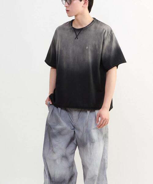 CONVERSE TOKYO（コンバーストウキョウ）の「GRADATION DYE CUT-OFF TEE（Tシャツ/カットソー・レディース・ネイビー/ブラウン/ブラック・SMALL/MEDIUM）」の4枚目の写真