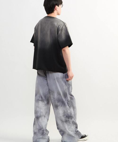 CONVERSE TOKYO（コンバーストウキョウ）の「GRADATION DYE CUT-OFF TEE（Tシャツ/カットソー・レディース・ネイビー/ブラウン/ブラック・SMALL/MEDIUM）」の7枚目の写真