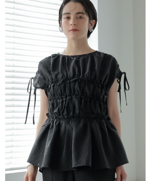 MEISM（ミズム）の「[2026 SUMMER COLLECTION][MEISM by Re:EDIT]シアーギンガムシャーリングフリルペプラムブラウス（シャツ/ブラウス・レディース・ブラック/ホワイト・LARGE/MEDIUM）」の6枚目の写真