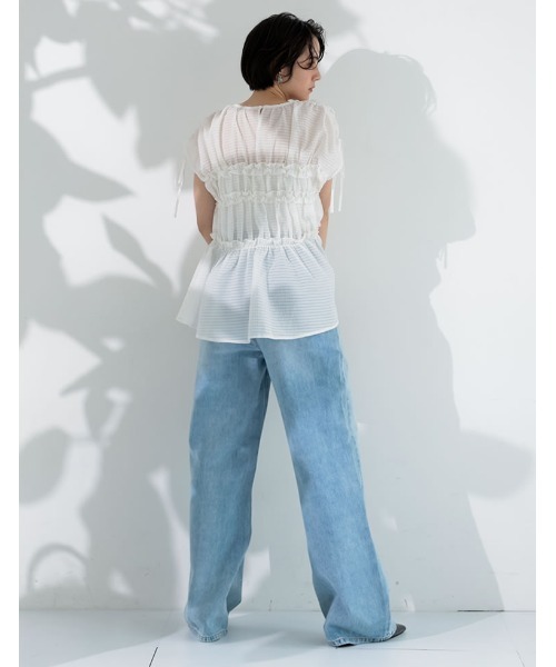 MEISM（ミズム）の「[2026 SUMMER COLLECTION][MEISM by Re:EDIT]シアーギンガムシャーリングフリルペプラムブラウス（シャツ/ブラウス・レディース・ブラック/ホワイト・LARGE/MEDIUM）」の10枚目の写真