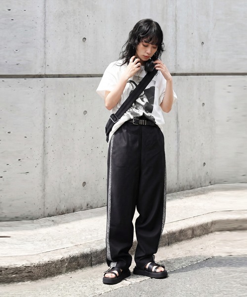 antiqua(アンティカ)の「幾何学柄 サイドライン ワイドパンツ(その他パンツ・レディース・ネイビー系/ブラック×ホワイト・LARGE/MEDIUM)」の21枚目の写真