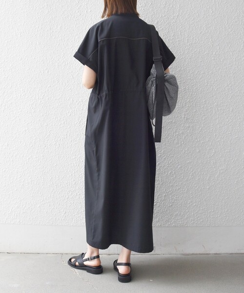SHIPS any(シップス エニィ)の「SHIPS any:〈防しわ/接触冷感/洗濯機可能〉ファンクション パイピング ドロスト ワンピース(ワンピース・レディース・ブラック/ブラウン・ONE SIZE)」の6枚目の写真